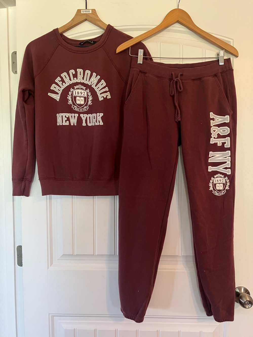 Abercrombie & Fitch Crewneck Sweatshirt & Joggers Small